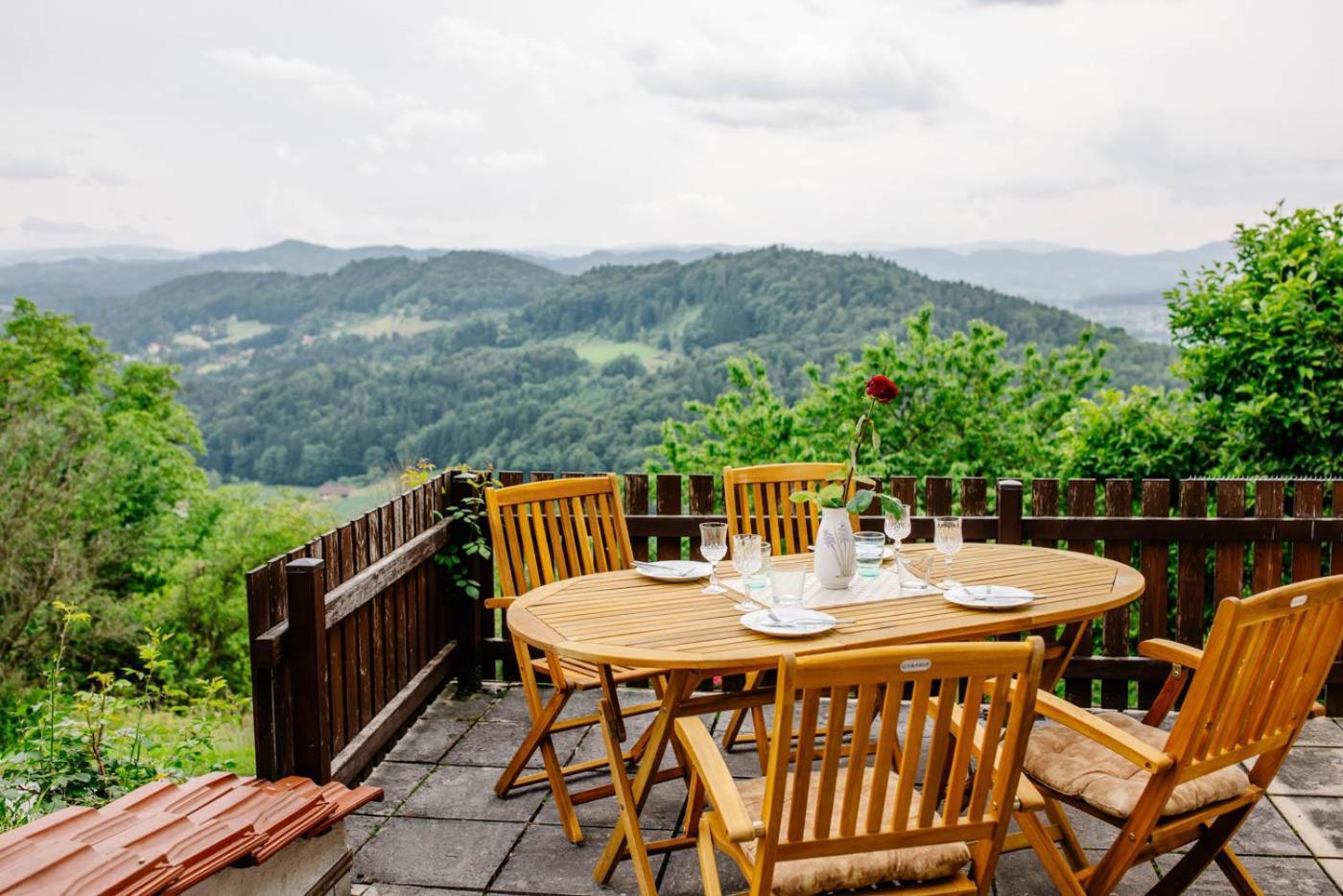 Winzerhaus Roemerstrasse キツェック・イム・ザウザル エクステリア 写真
